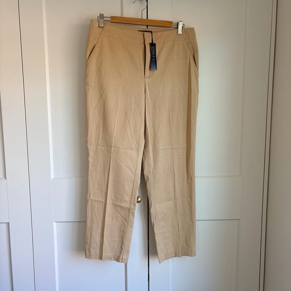 Alice + Olivia Classics Cropped Khaki Chinos | 10